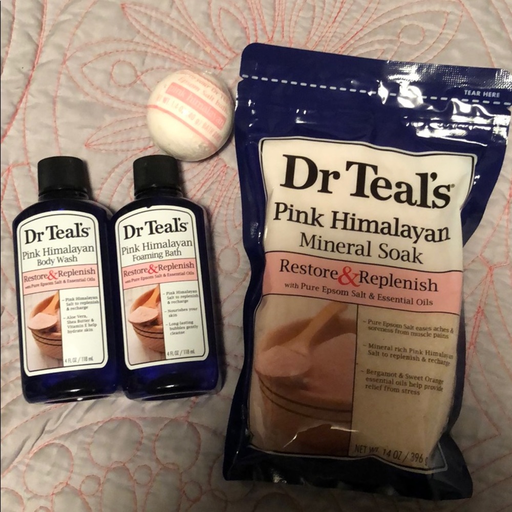 New Dr Teals Bath Set